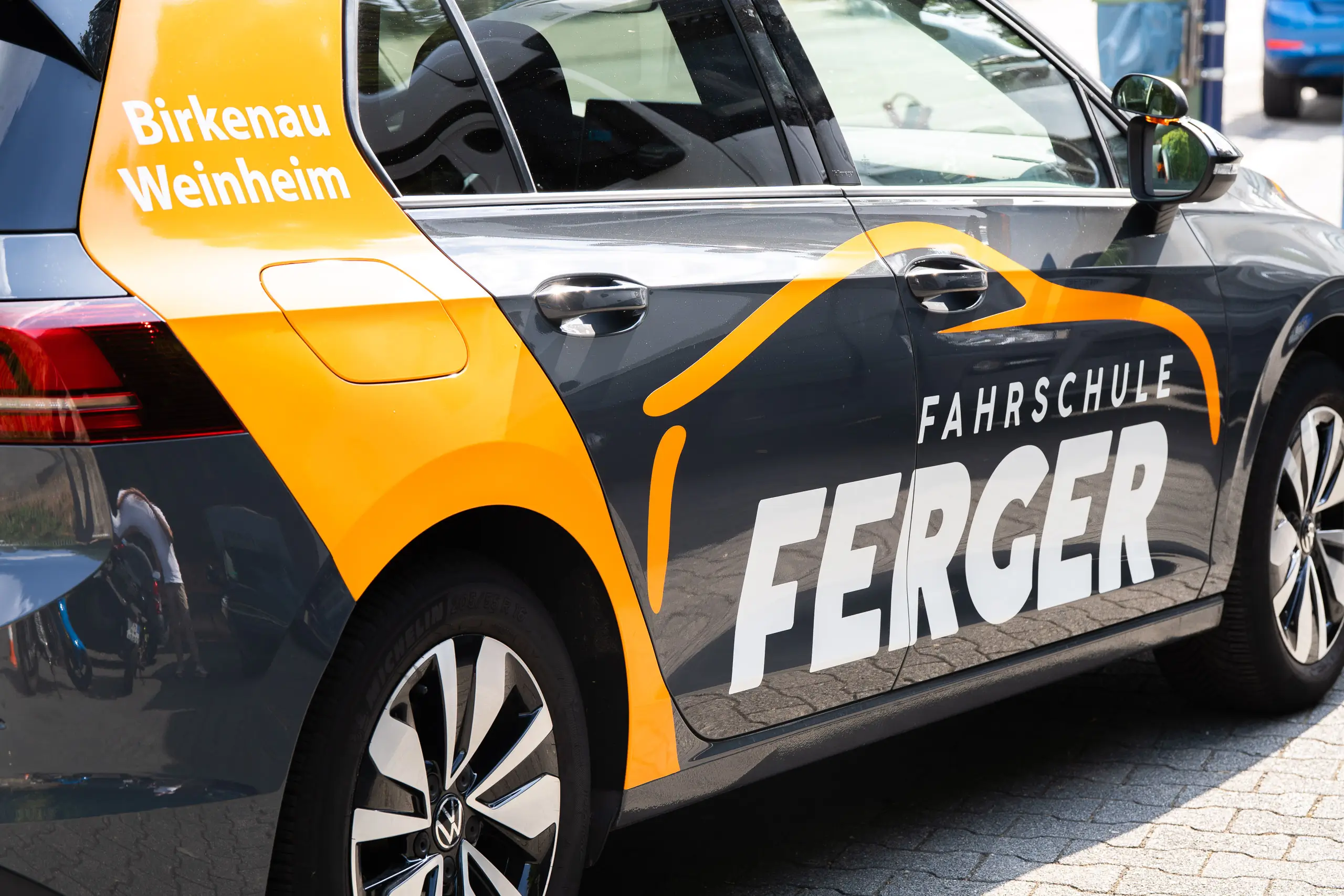 Fahrschulauto Fahrschule Ferger VW Golf